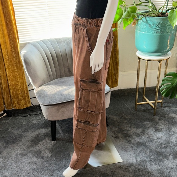 BDG Rust-Toned Denim Pants with Contrast Stitching - Picture 12 of 15